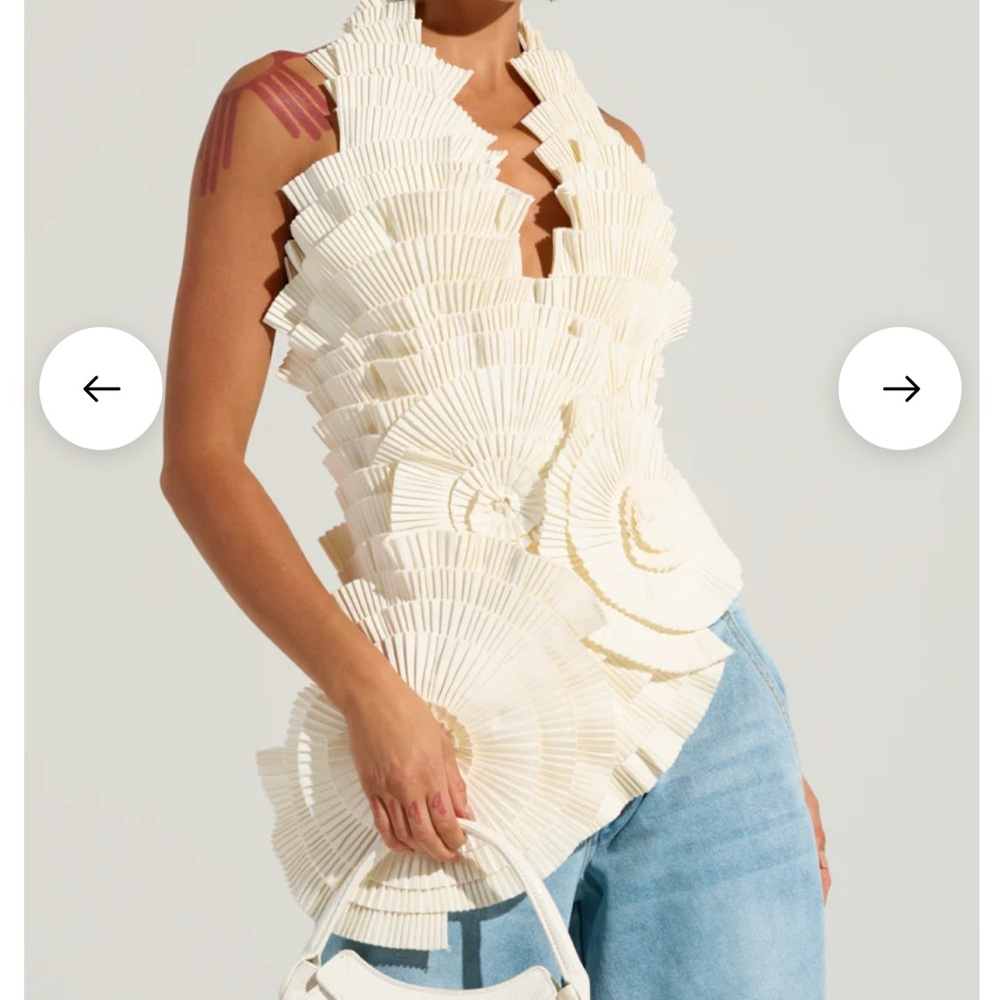 AKIRA Cover Me in Love Cream Textured Women's Top NWT